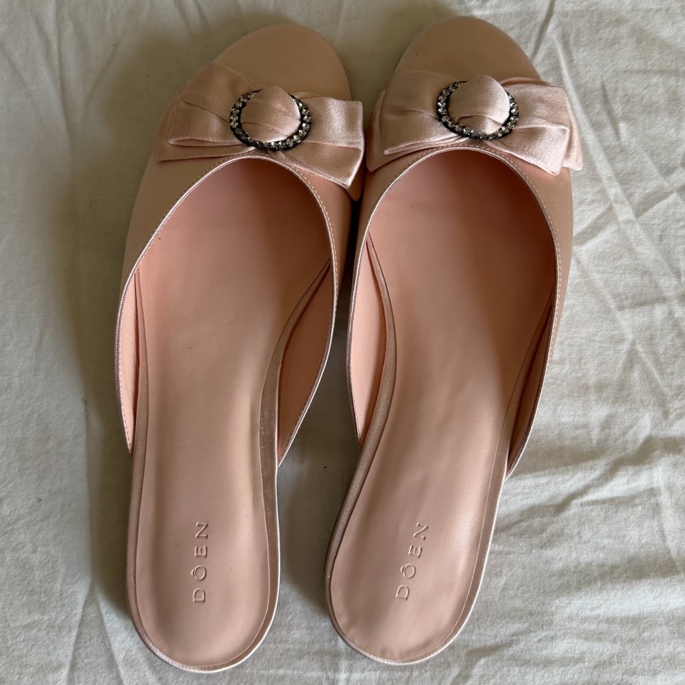 Doen Tilly Mule in Peche Satin